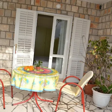 Apartment Klaic Mlini
